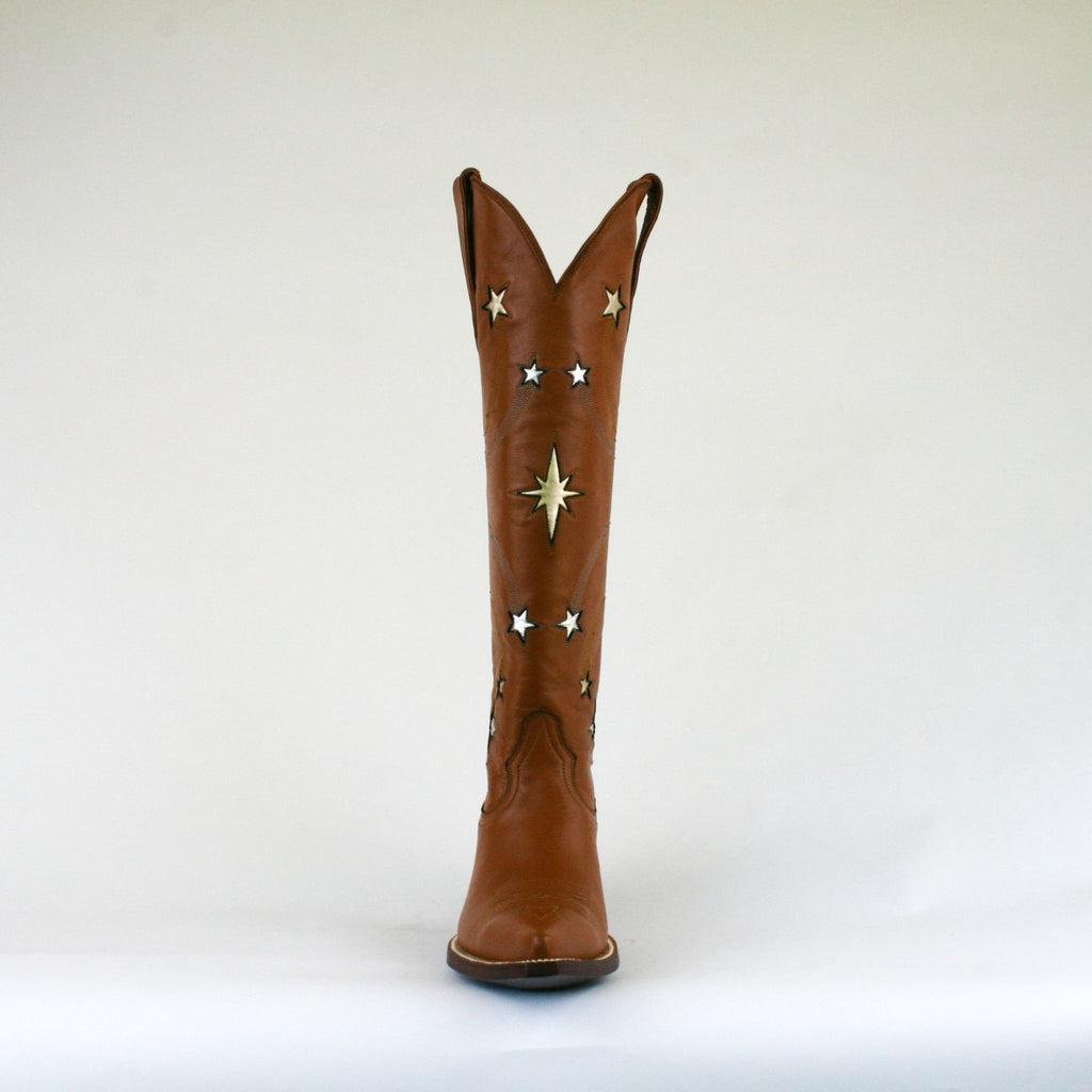 Gwen womens boot front view with white background