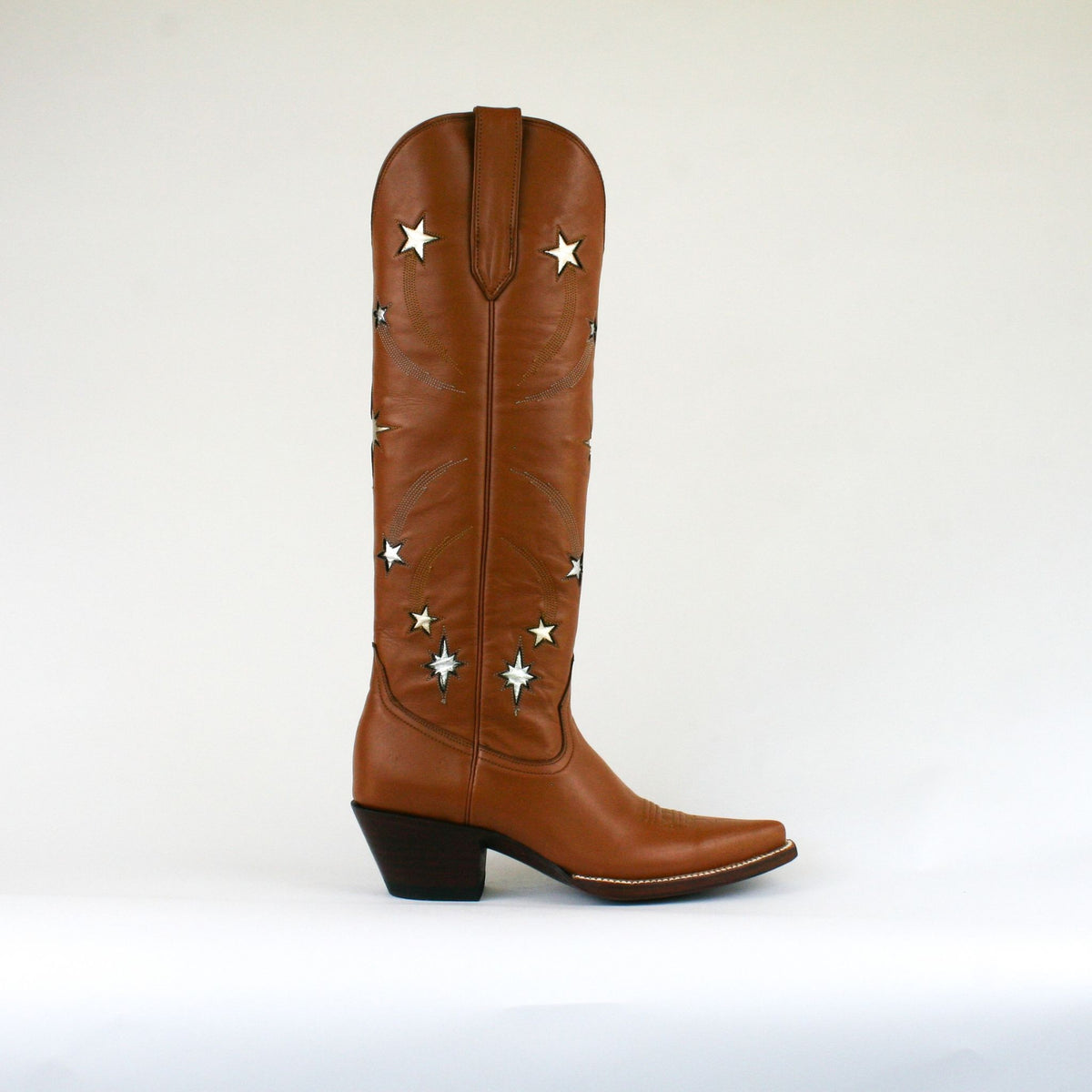 Gwen womens boot side view with white background