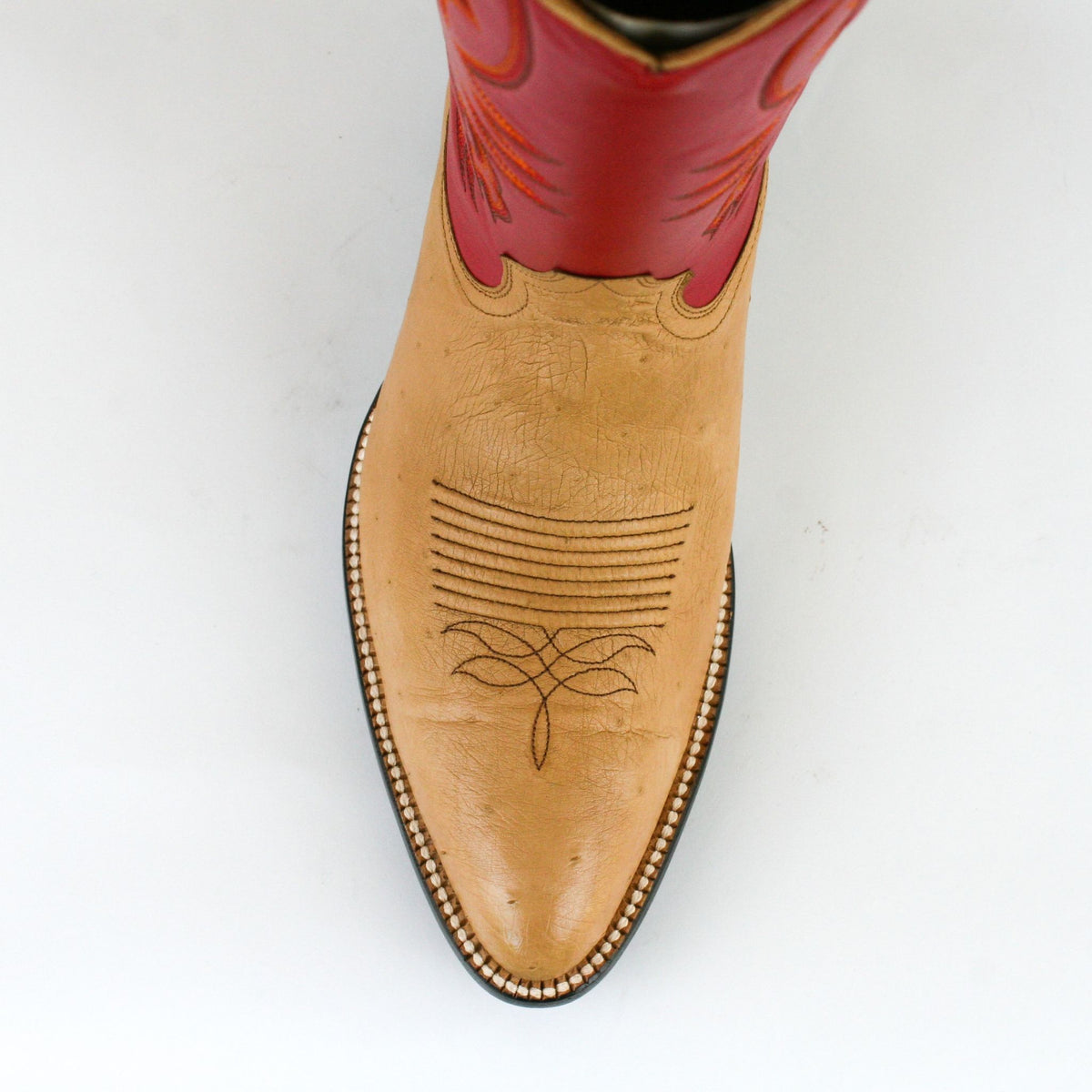 Baja mens boot toe view on white background